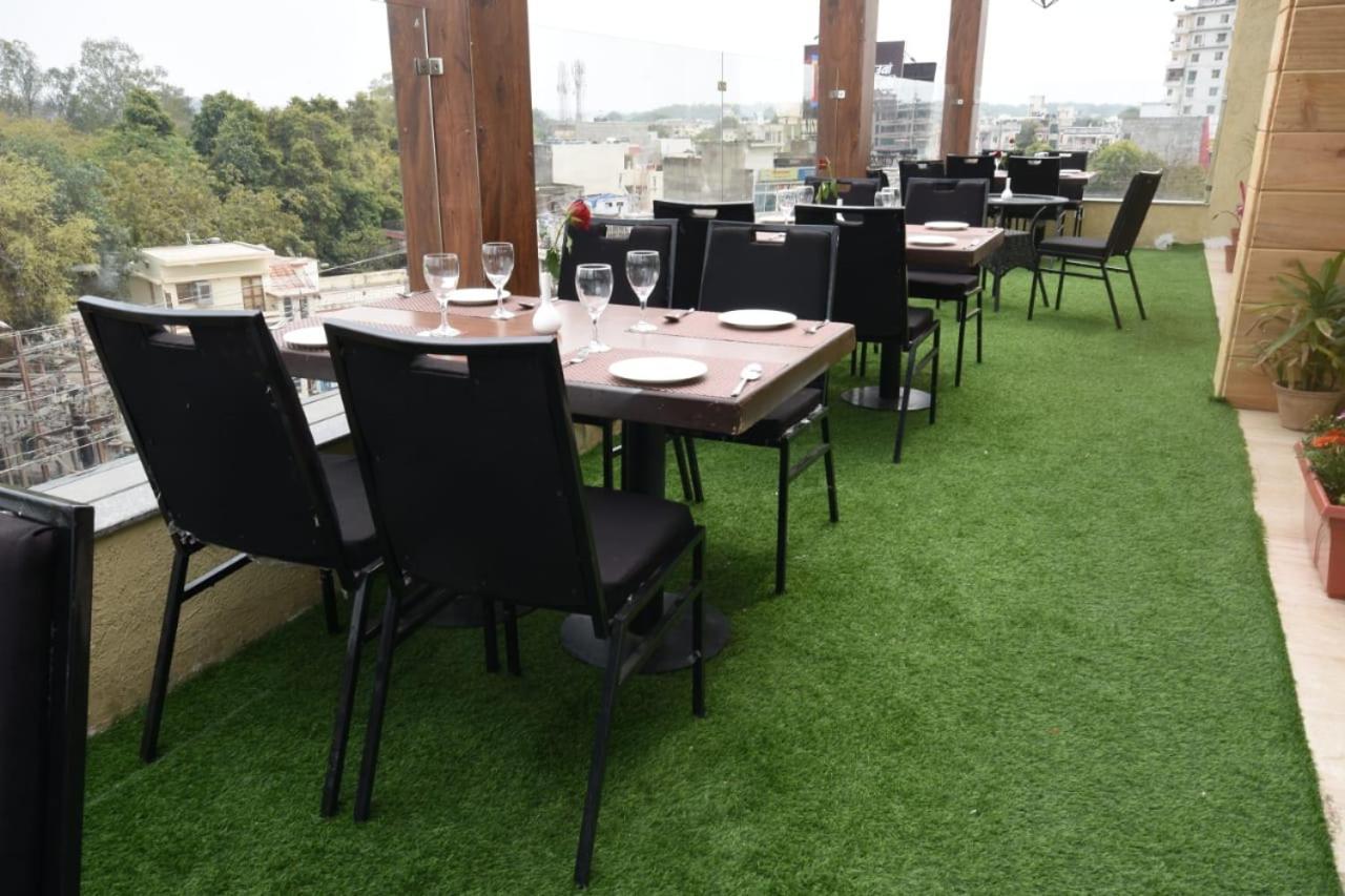 The Moziac Hotel Gwalior Exterior photo